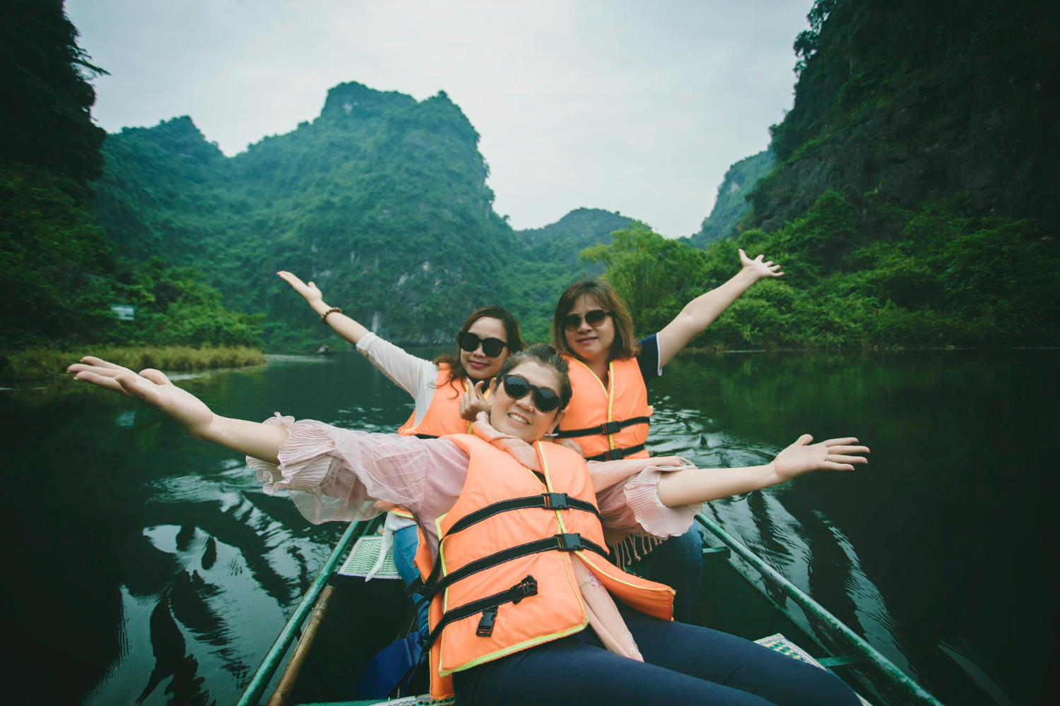 Safety First: How the Best Oahu Tours Balance Adventure with Responsibility